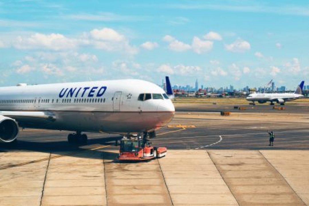 United aircraft city background